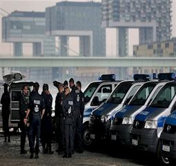 حکم دستگیری 125 پلیس در استانبول