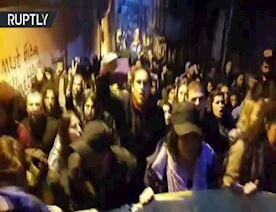 İstanbulda-referendumun-nəticələrinə-qarşı-etiraz-aksiyası-keçirilib--Video