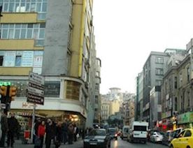 İstanbulda-ticarət-mərkəzində-atışma-olub-yaralananlar-var