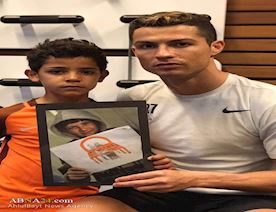 Ronaldo-Yenə--Suriyalı-Uşaqların--Yanında--FOTO