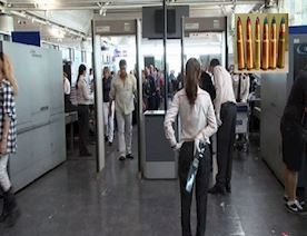 Bakı-aeroportunda-İsrail-vətəndaşından-avtomat-güllələri-tapıldı-İşə-konsul-qarışdı