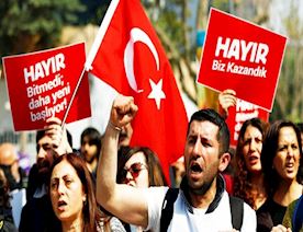 İstanbulda-referendumun-nəticəsinə-etiraz-üzrə-aksiya-keçirilib