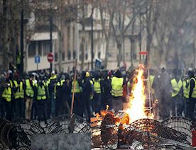 Parisdə-etiraz-aksiyası-zamanı-23-nəfər-saxlanıldı
