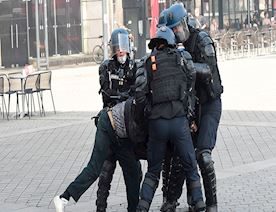 Fransa-polisinin-sarı-jiletlilərə-qarşı-zorakılıqları-davam-edir