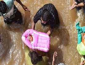 Hindistanın-Haydarabad-şəhərində-şiddətli-yağışlar-sel-və-daşqınlar--FOTO